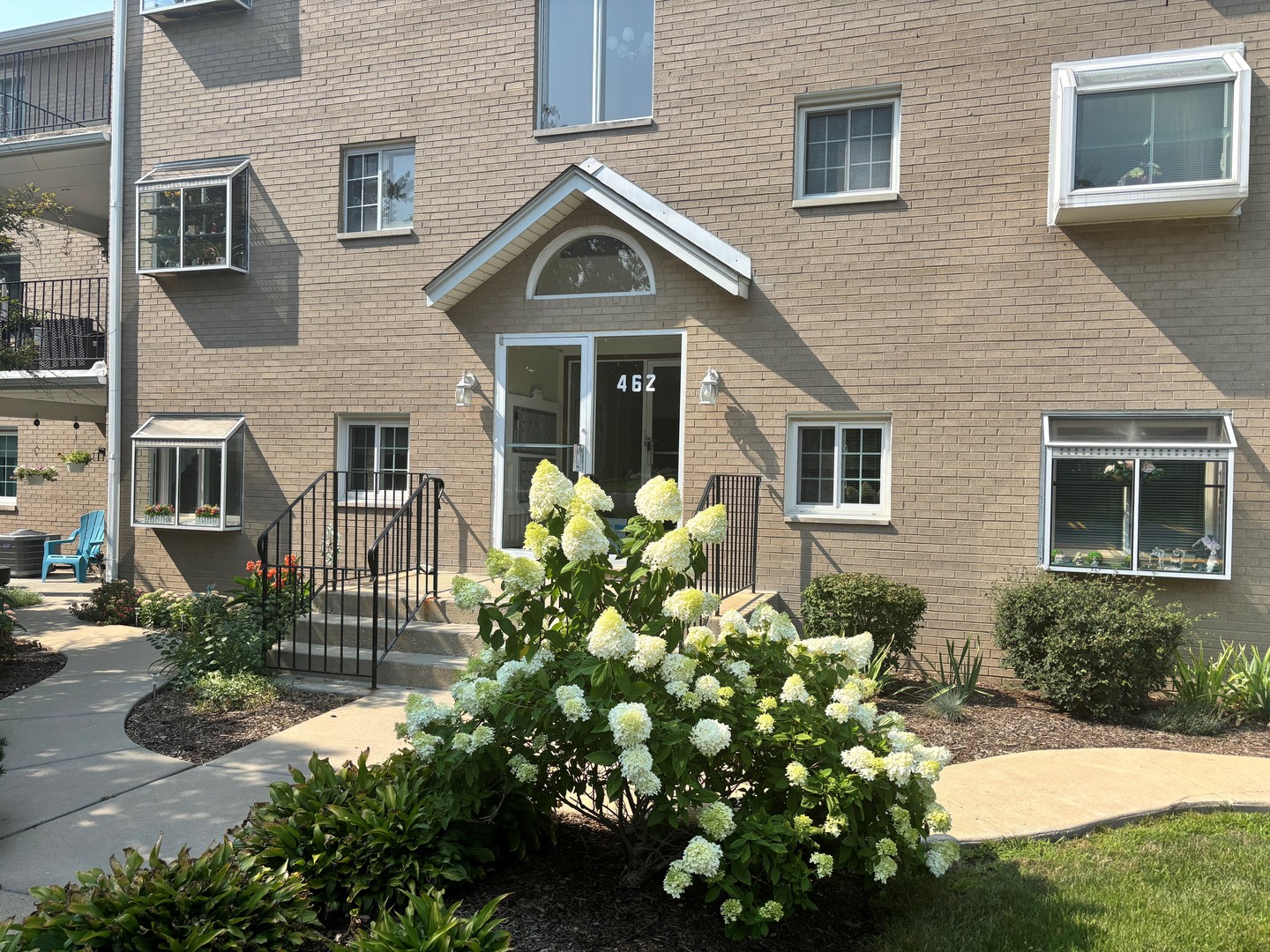 462 South President Street, Unit 304 Carol Stream, IL 60188 - Photo 2 of 50