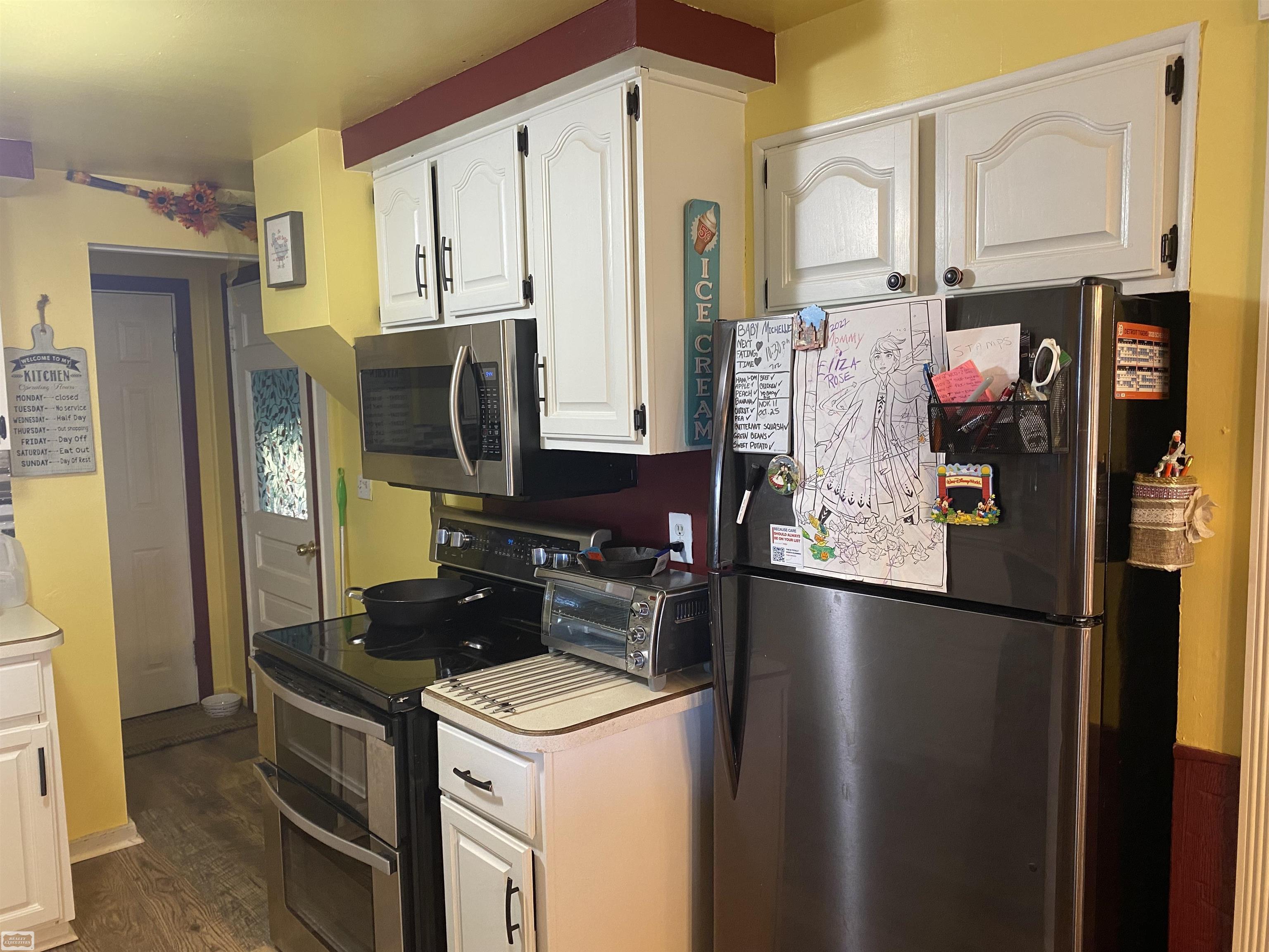 1009 Lathrop Road Allenton, MI 48002 - Photo 5 of 20 50094642-4.JPG