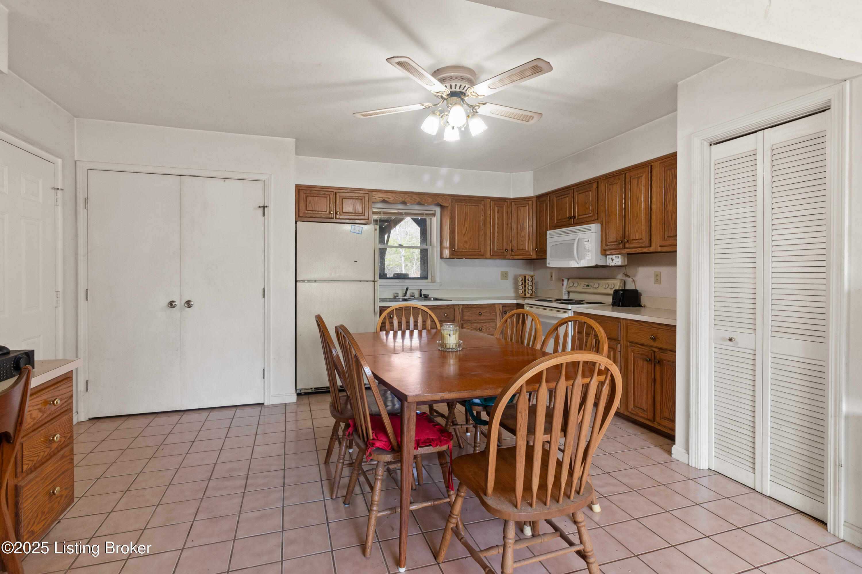 1147 Poplar Grove Road Buffalo, KY 42716 - Photo 8 of 26 IMG_0326