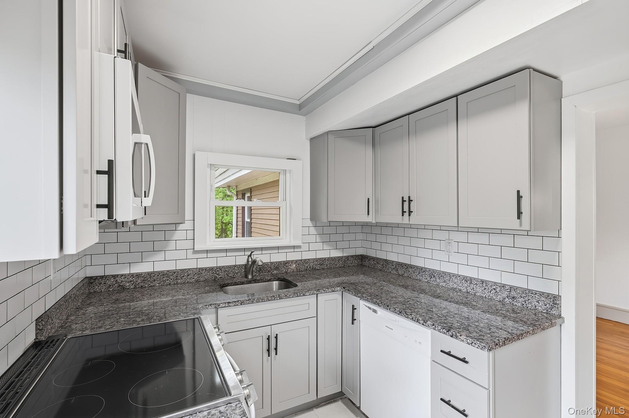 65 Furnace Dock Road, Unit 2F Croton-on-Hudson, NY 10520 - Photo 11 of 26 Kitchen