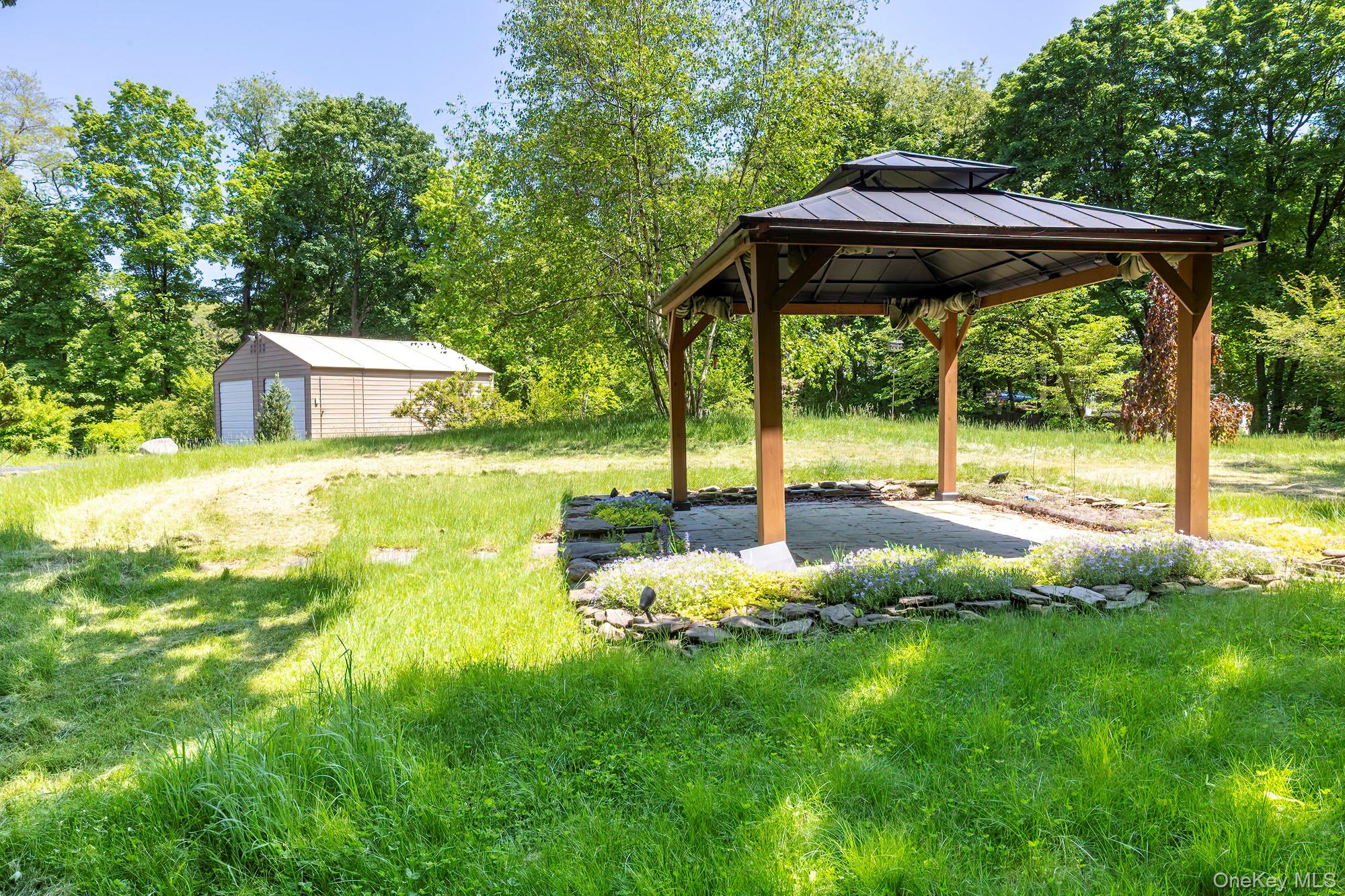 65 Furnace Dock Road, Unit 2F Croton-on-Hudson, NY 10520 - Photo 23 of 26 Back Yard