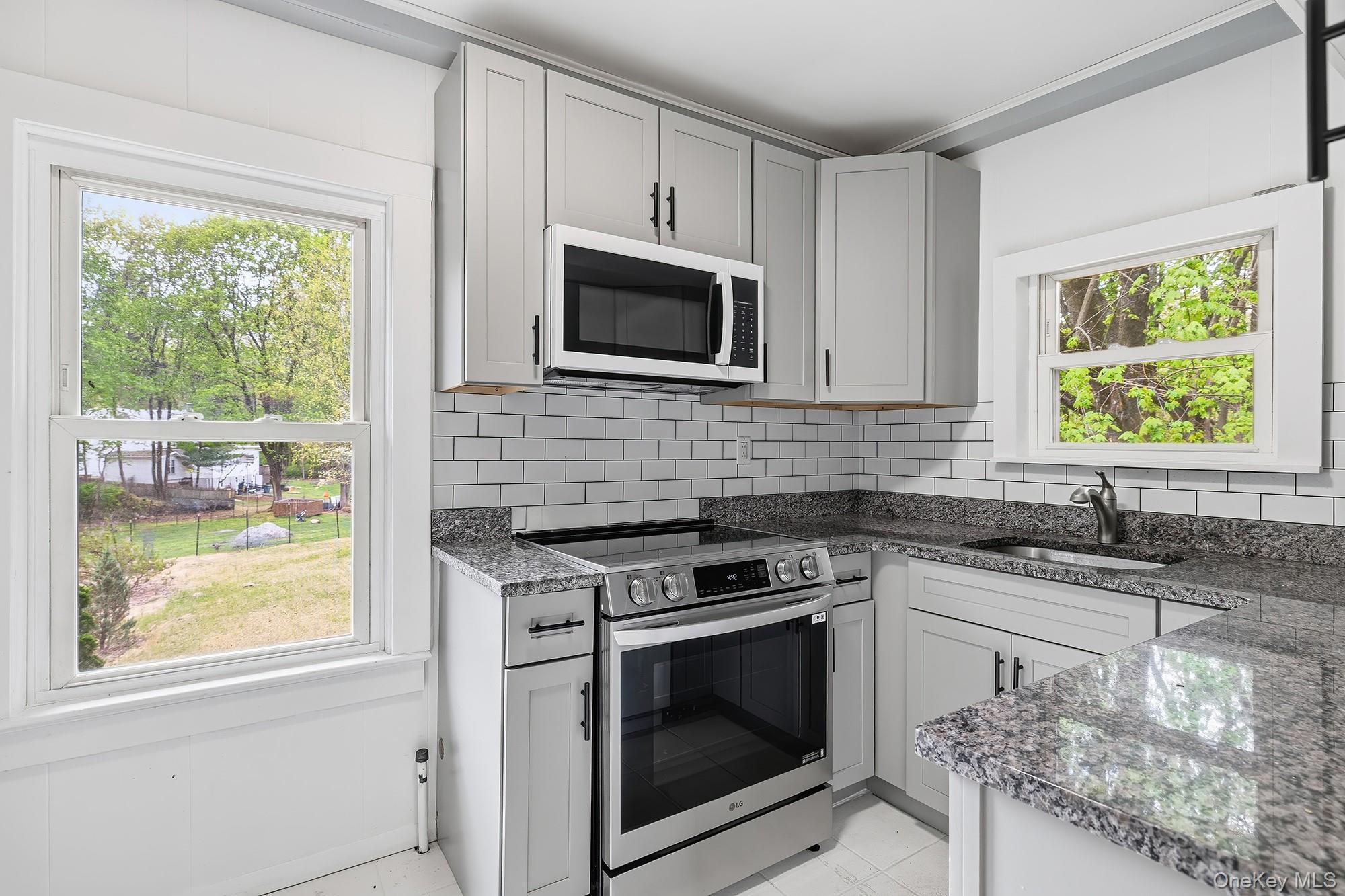 65 Furnace Dock Road, Unit 2F Croton-on-Hudson, NY 10520 - Photo 10 of 26 Kitchen