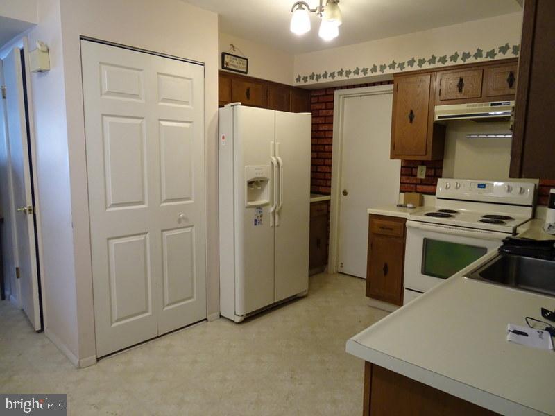 1606 Coventry Place Clementon, NJ 08021 - Photo 3 of 5 Gallery Image 3