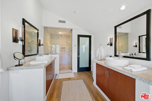 a view of backyard with a barn