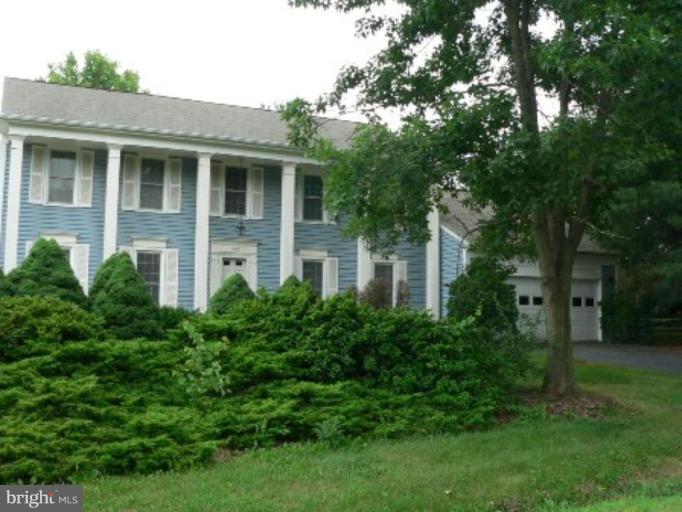 168 Peyton Road Sterling, VA 20165 - Photo 1 of 8 Exterior (Main)