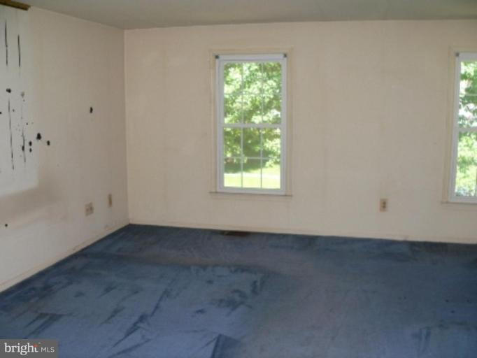 168 Peyton Road Sterling, VA 20165 - Photo 5 of 8 Master Bedroom
