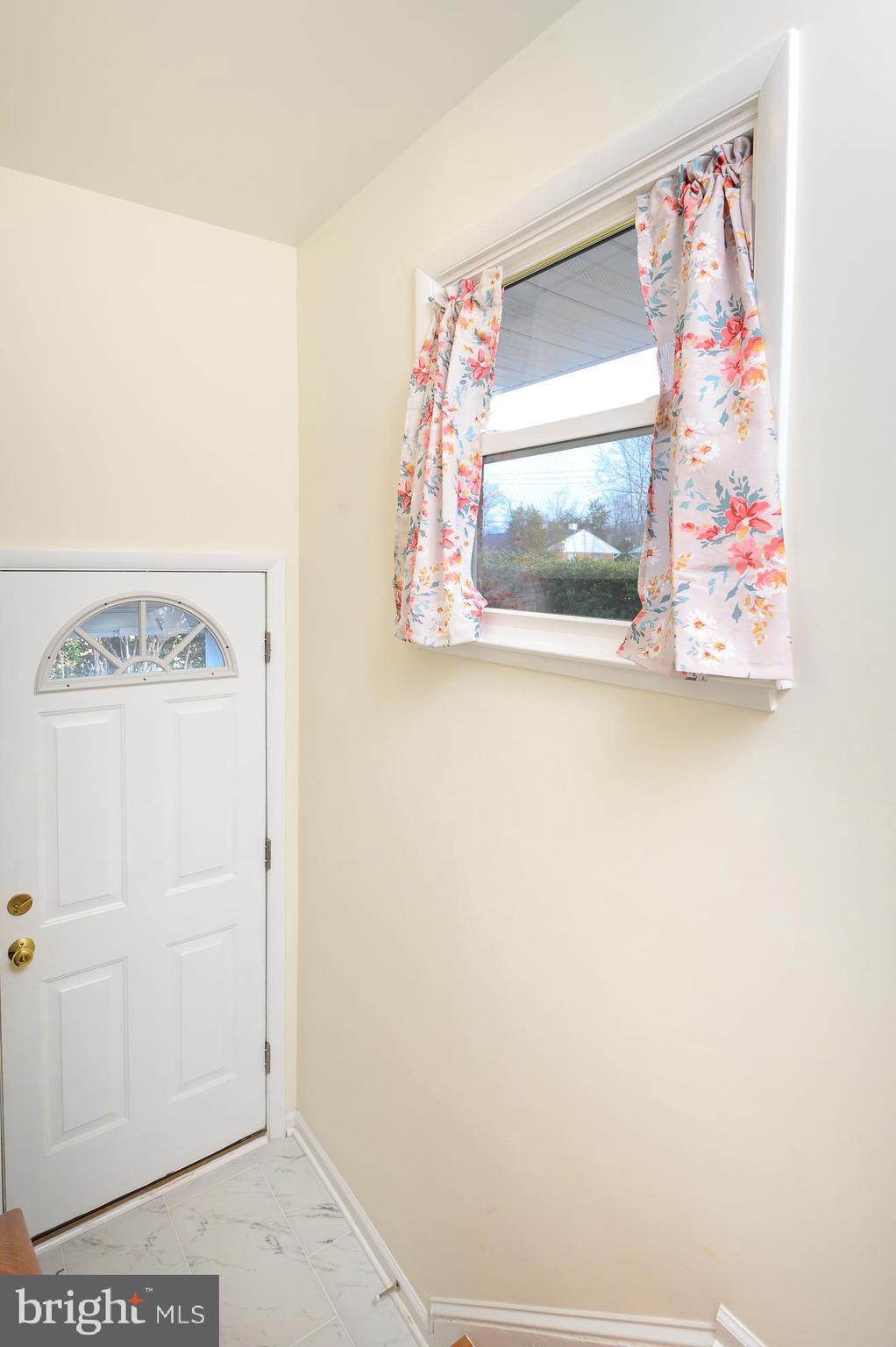7432 Northrop Road Alexandria, VA 22306 - Photo 10 of 39 Side Door off Kitchen