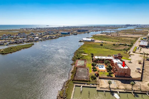 $284,999 | 411 Sailfish Lane, Unit 101, Freeport, TX 77541