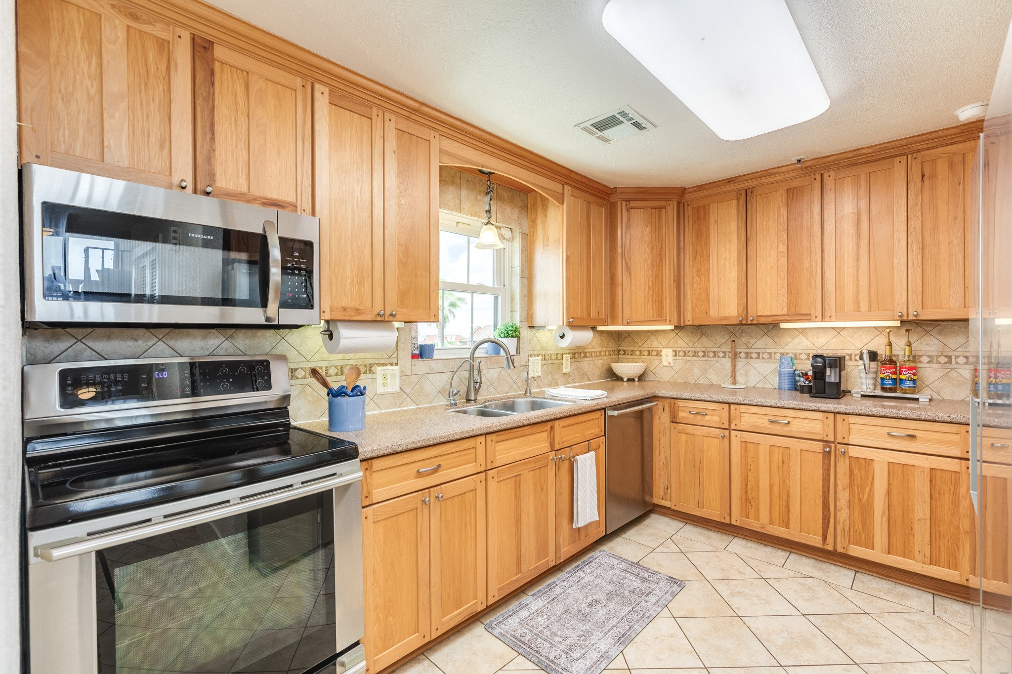 411 Sailfish Lane, Unit 101 Freeport, TX 77541 - Photo 6 of 40