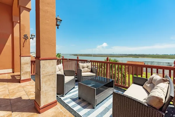 $284,999 | 411 Sailfish Lane, Unit 101, Freeport, TX 77541