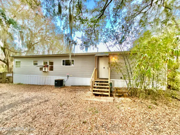 $265,000 | 1837 Highway 20, Hawthorne, FL 32640