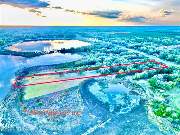 a view of an outdoor space