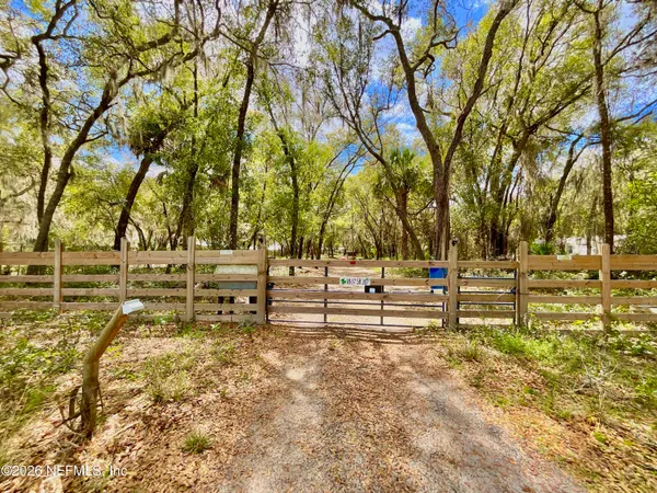 $265,000 | 1837 Highway 20, Hawthorne, FL 32640