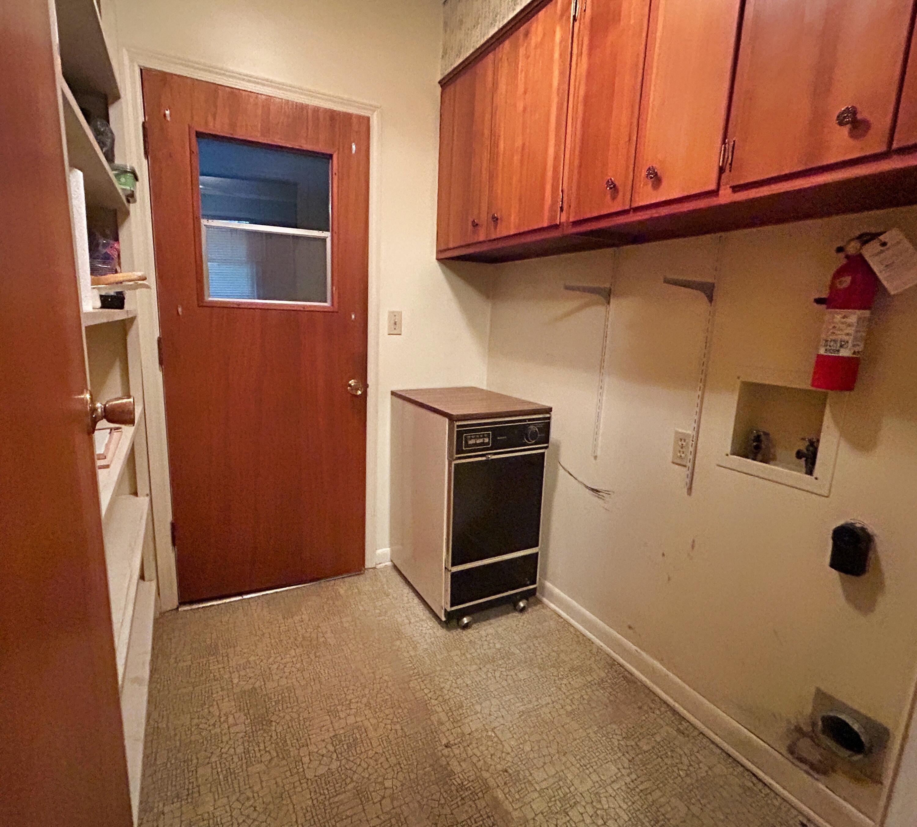 2323 Ridge Road Augusta, GA 30906 - Photo 11 of 15 ridge_laundry rm