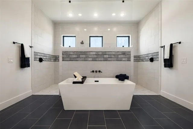 $2,295,000 | 205 South S Flat, Johnson City, TX 78636