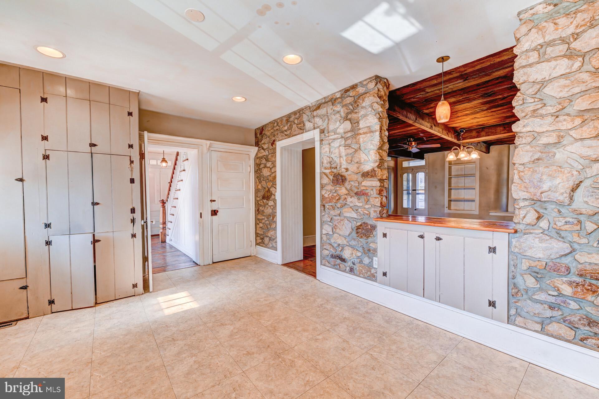 1086 Durham Road Newtown, PA 18940 - Photo 4 of 40