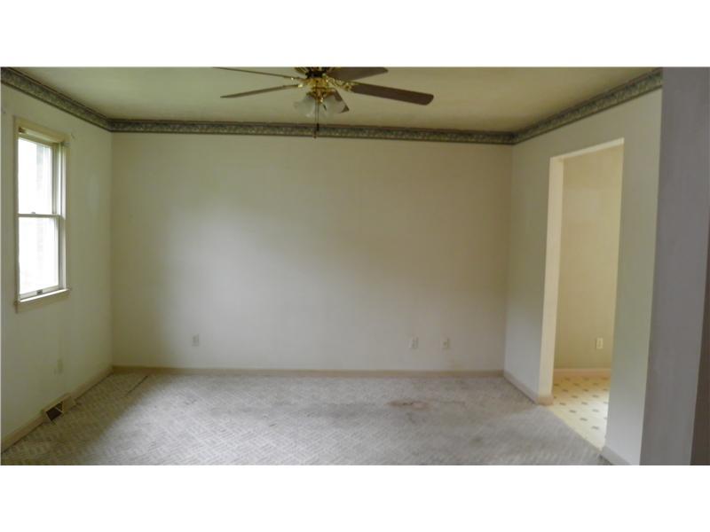1180 Gypsy Glen Road Beaver, PA 15009 - Photo 4 of 13 Living Room.