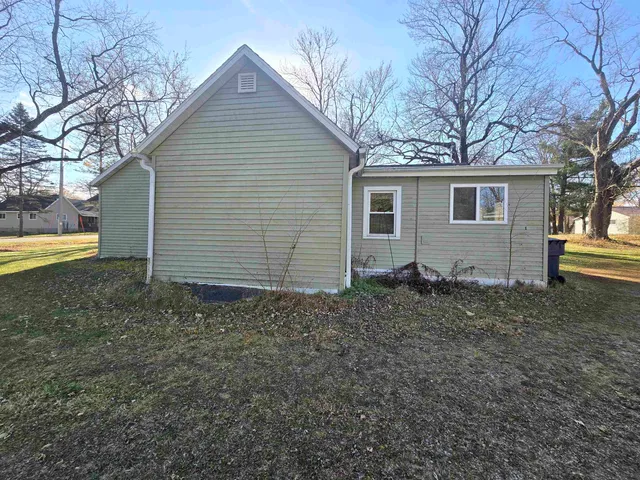 $90,000 | 425 South East Street, Plainfield, WI 54966