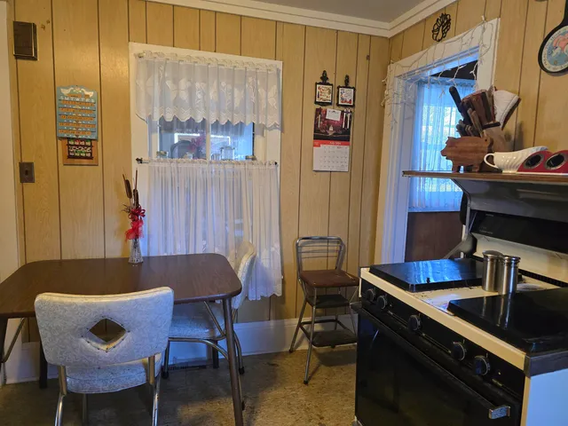 $90,000 | 425 South East Street, Plainfield, WI 54966