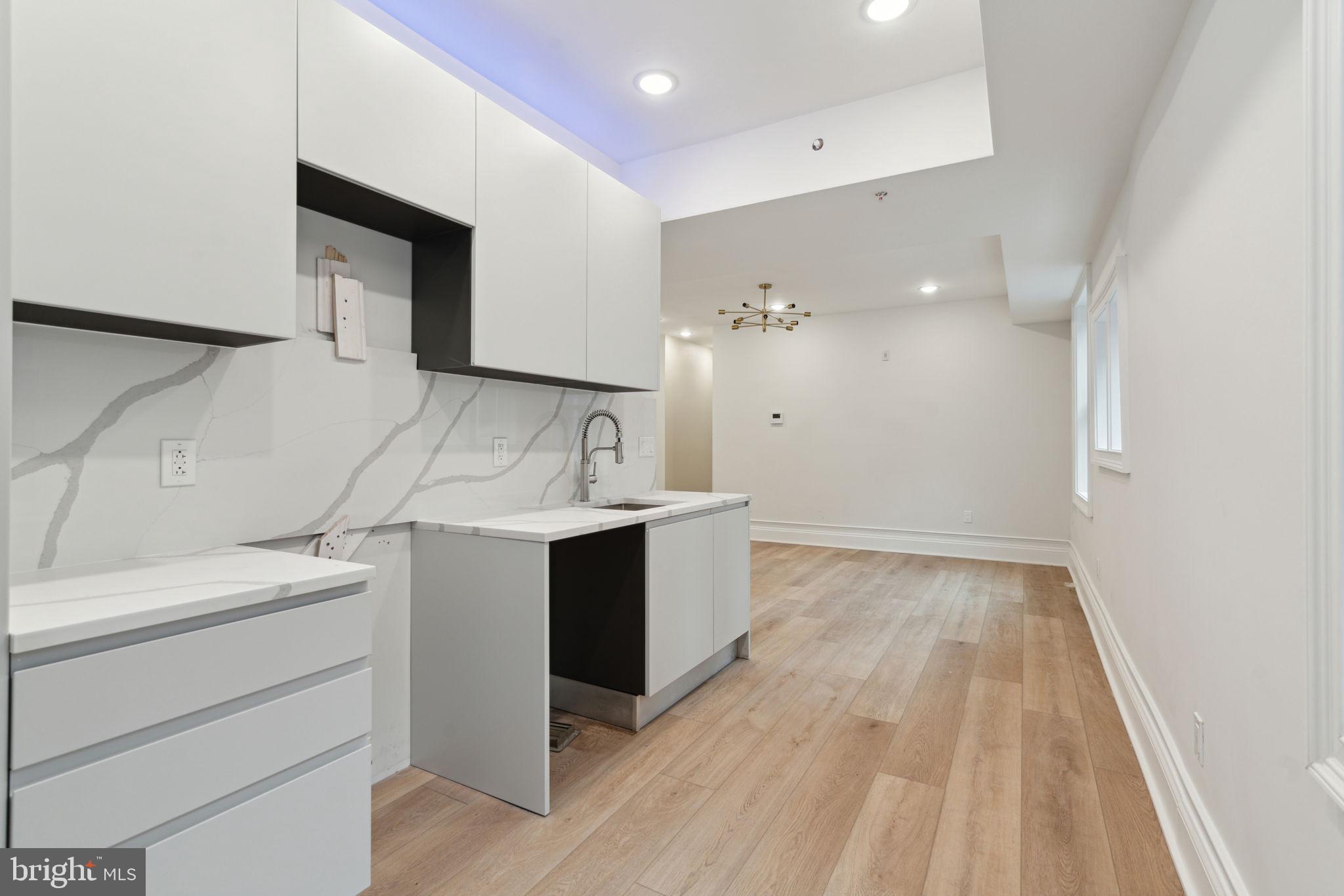 1822 Chestnut Street, Unit 3R Philadelphia, PA 19103 - Photo 3 of 27