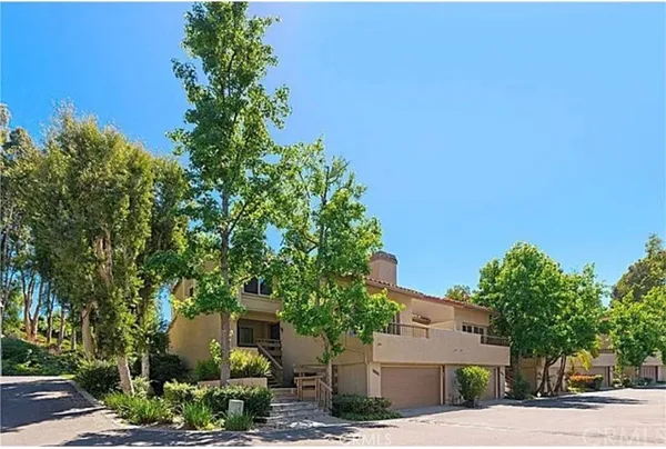 $929,800 | 26712 Dulcinea, Mission Viejo, CA 92691