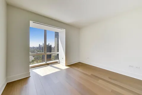 $2,075,000 | 363 East Wacker Drive, Unit 3109, Chicago, IL 60601