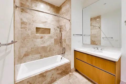 $2,075,000 | 363 East Wacker Drive, Unit 3109, Chicago, IL 60601