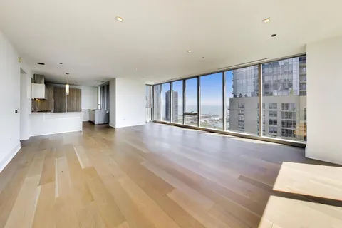 $2,075,000 | 363 East Wacker Drive, Unit 3109, Chicago, IL 60601