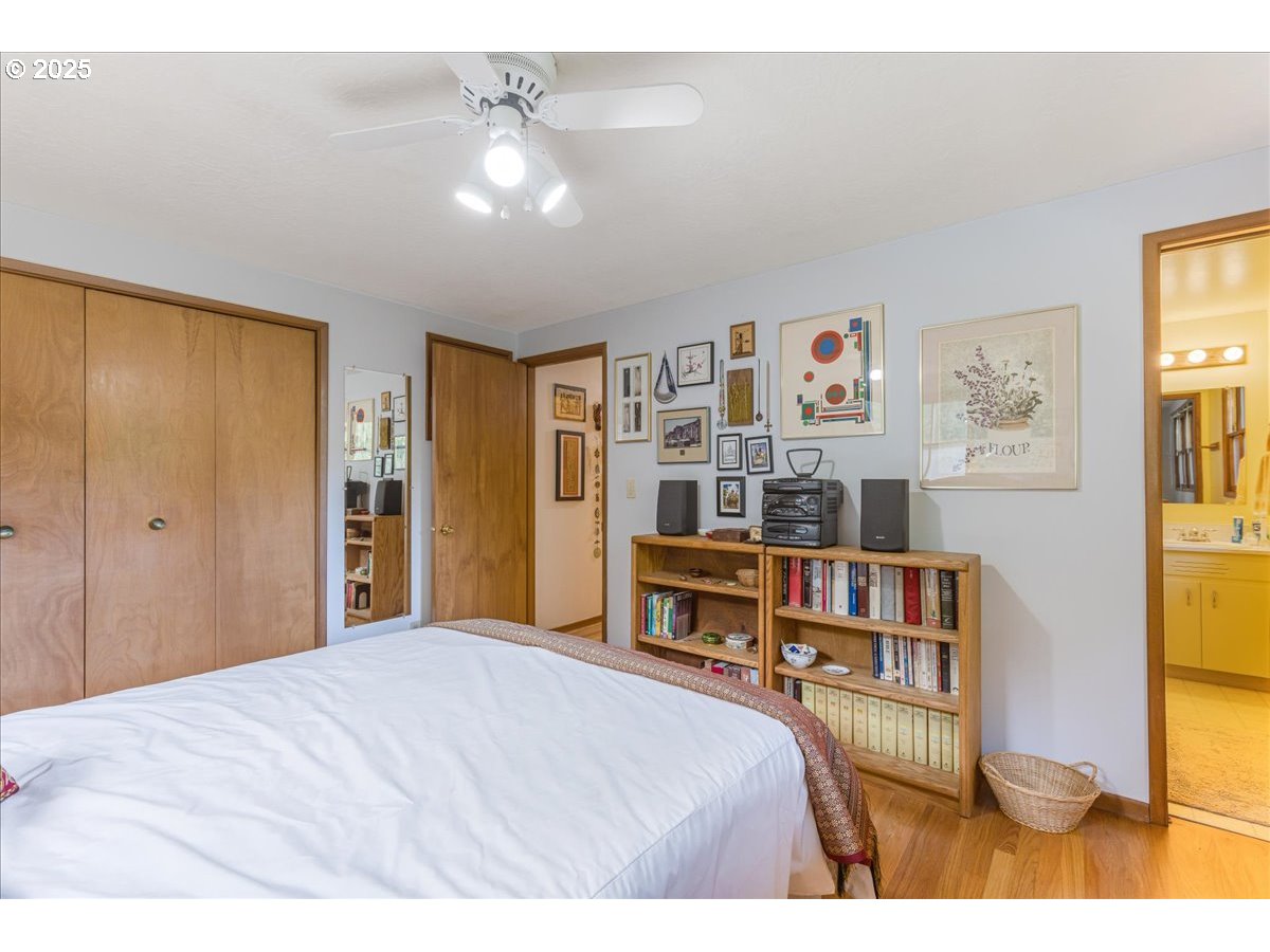 8495 Southwest Katherine Lane Portland, OR 97225 - Photo 12 of 25