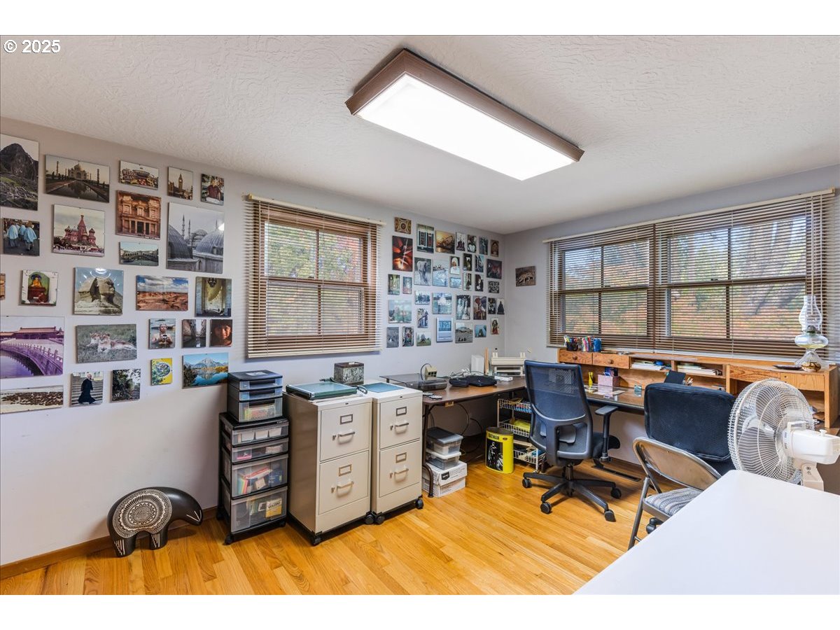 8495 Southwest Katherine Lane Portland, OR 97225 - Photo 16 of 25