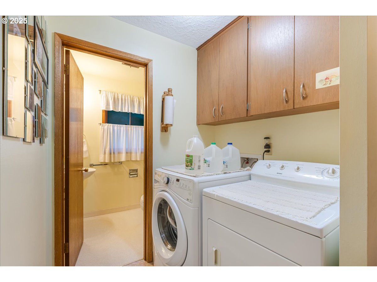 8495 Southwest Katherine Lane Portland, OR 97225 - Photo 19 of 25