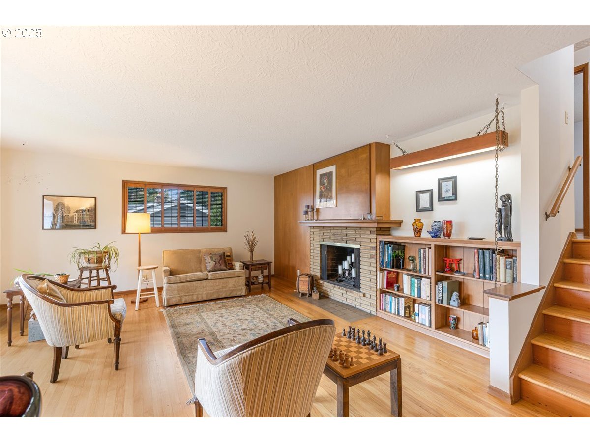 8495 Southwest Katherine Lane Portland, OR 97225 - Photo 8 of 25