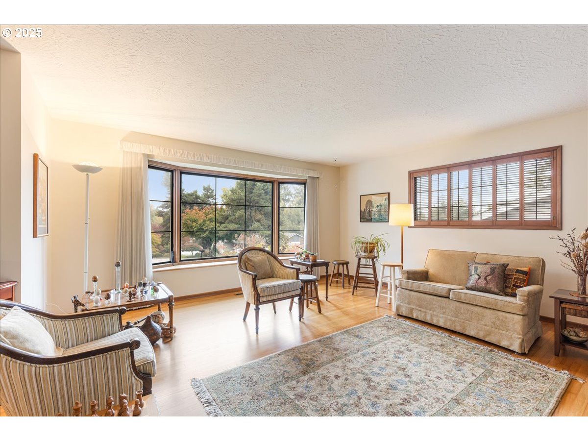 8495 Southwest Katherine Lane Portland, OR 97225 - Photo 9 of 25