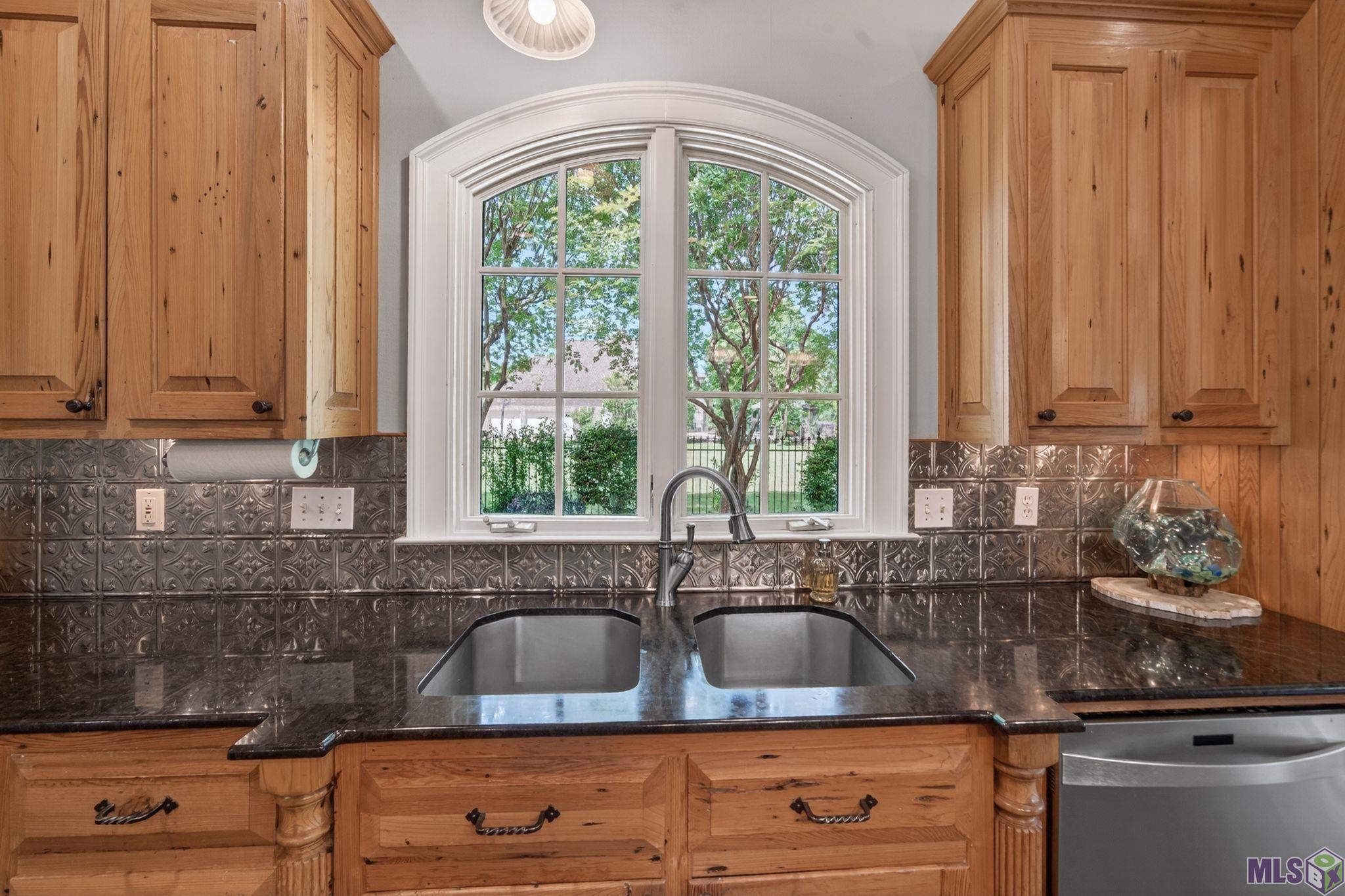 19335 Bellerive Court Baton Rouge, LA 70809 - Photo 13 of 59