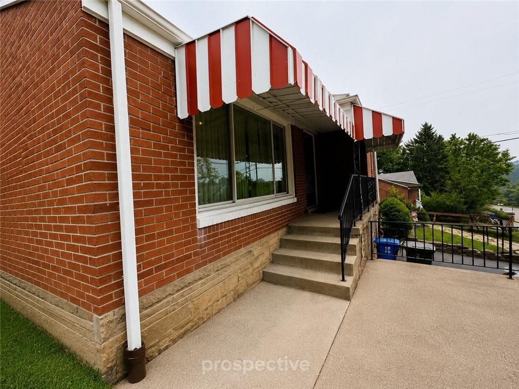 1833 Greentree Road Pittsburgh, PA 15220 - Photo 46 of 48 Gallery Image 46