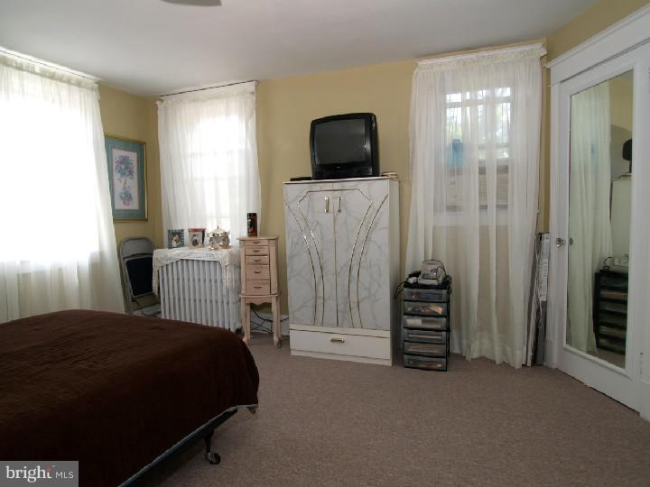 243 Shirley Road Upper Darby, PA 19082 - Photo 14 of 25