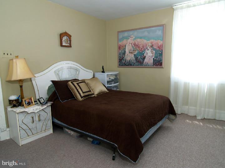243 Shirley Road Upper Darby, PA 19082 - Photo 15 of 25