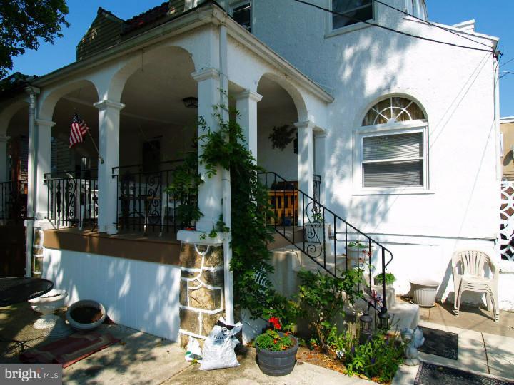 243 Shirley Road Upper Darby, PA 19082 - Photo 3 of 25