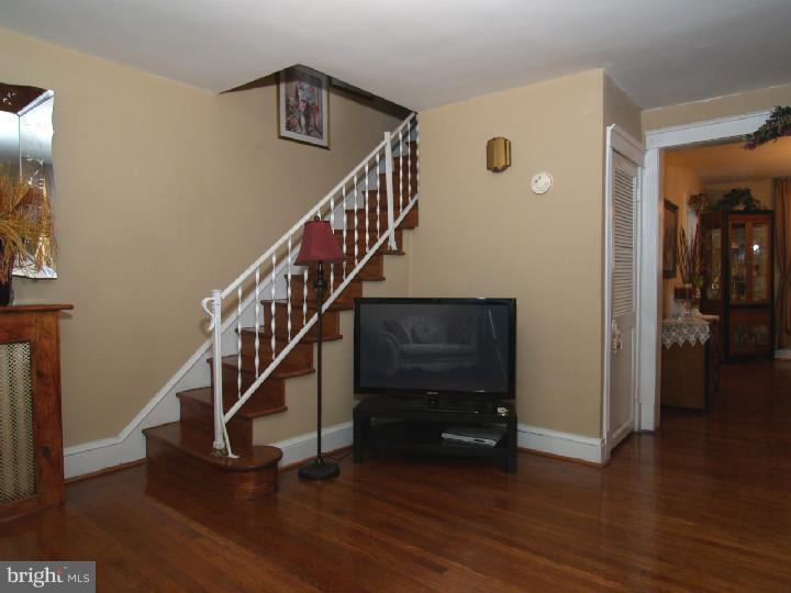 243 Shirley Road Upper Darby, PA 19082 - Photo 10 of 25