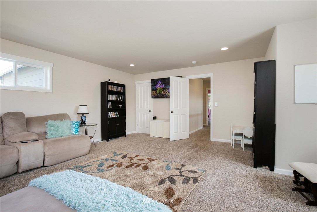 14903 Benton Loop Sumner, WA 98390 - Photo 24 of 40 Gallery Image 24