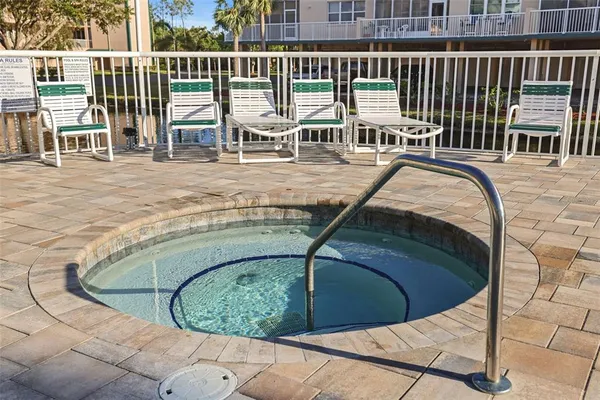 $269,000 | 6399 Shoreline Drive, Unit 4305, St. Petersburg, FL 33708