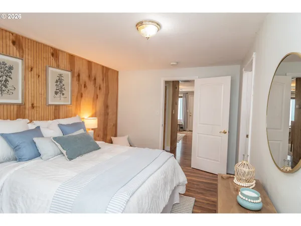 $244,900 | 2731 West Lorraine Avenue, Unit 9, Roseburg, OR 97471