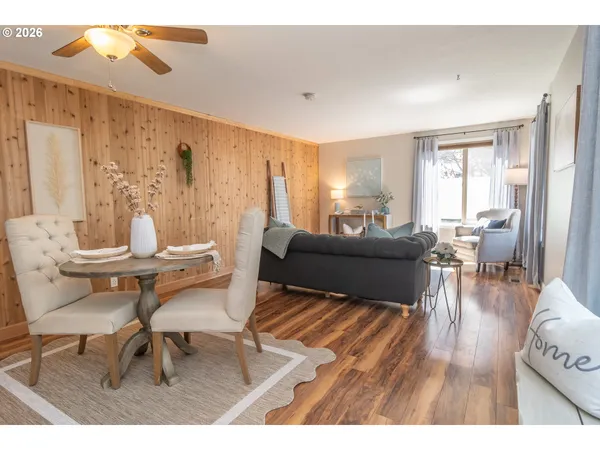 $244,900 | 2731 West Lorraine Avenue, Unit 9, Roseburg, OR 97471