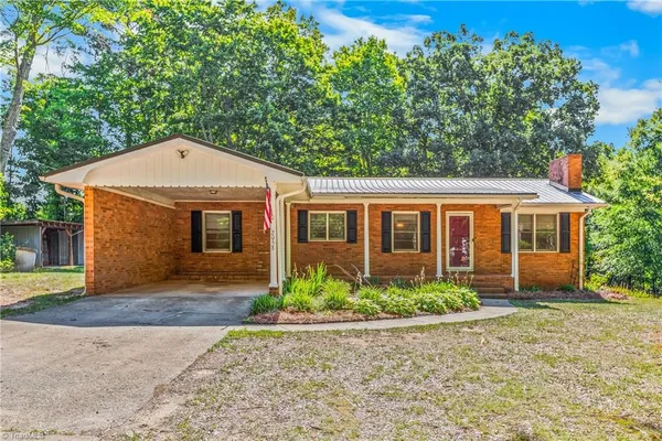 $269,999 | 2058 Pleasant View Church Road, Danbury, NC 27016