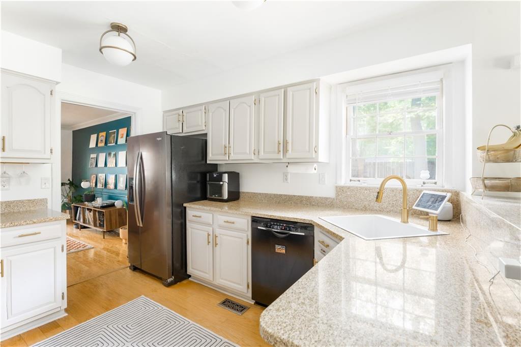 1348 Sheffield Glen Way Northeast, Unit 8 Atlanta, GA 30329 - Photo 7 of 36