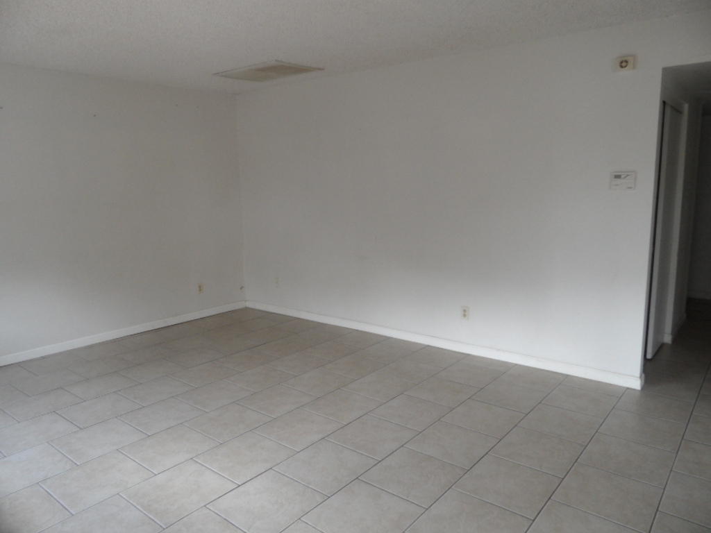 1550 West Escuda Road Phoenix, AZ 85027 - Photo 3 of 8 FAMILY
