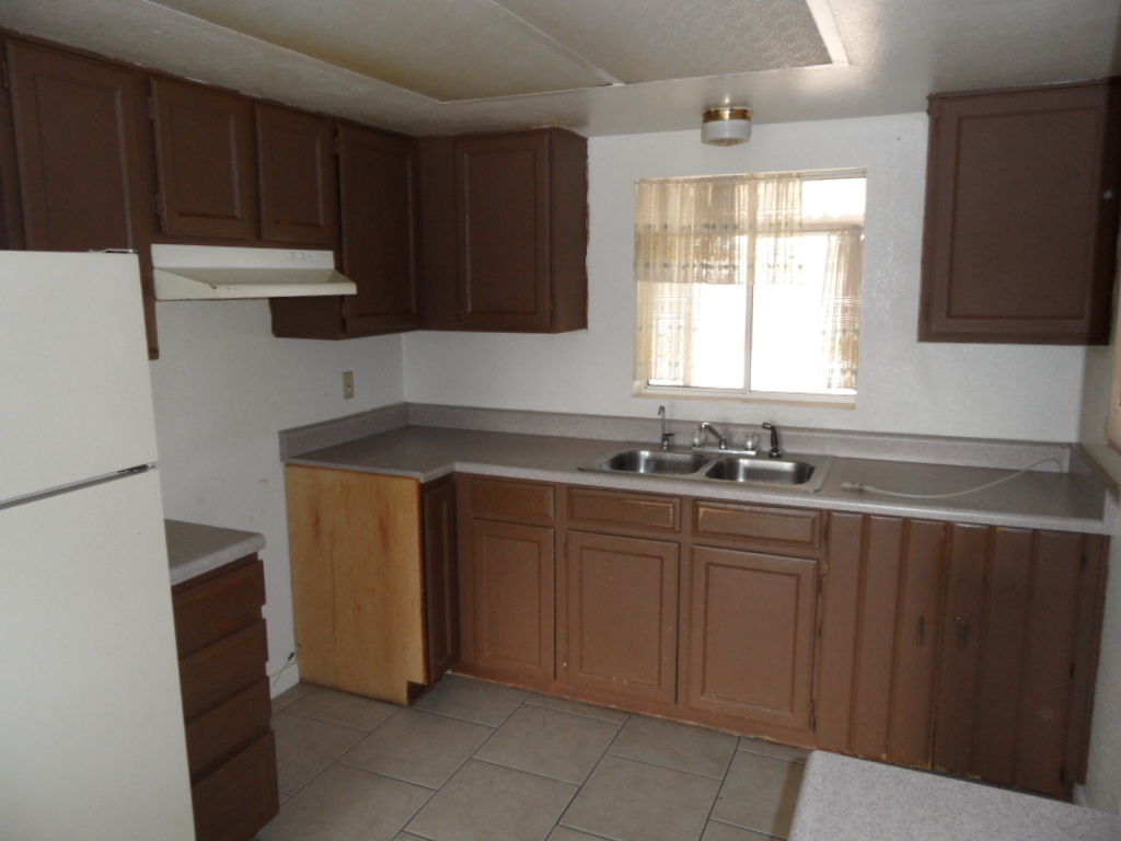 1550 West Escuda Road Phoenix, AZ 85027 - Photo 5 of 8 KITCHEN