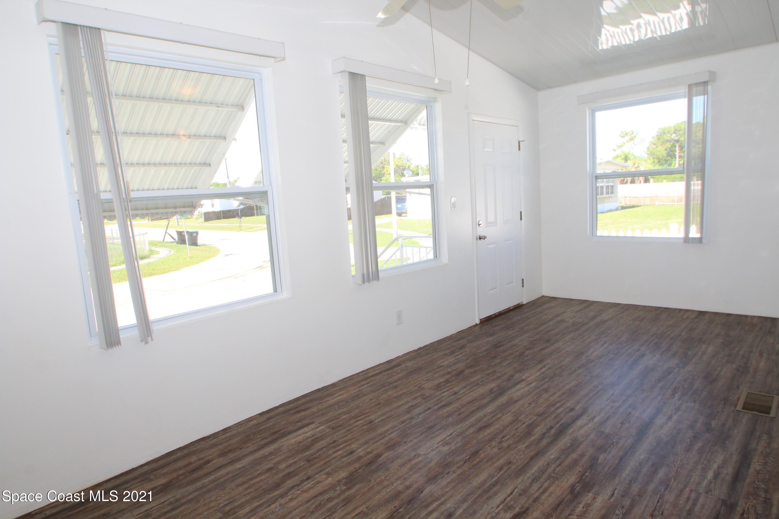 2505 Amberly Road Northeast Palm Bay, FL 32905 - Photo 14 of 35 IMG_1911