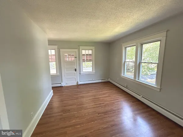 $1,750 | 303 Kenny Street, Unit C, Ridley Park, PA 19078