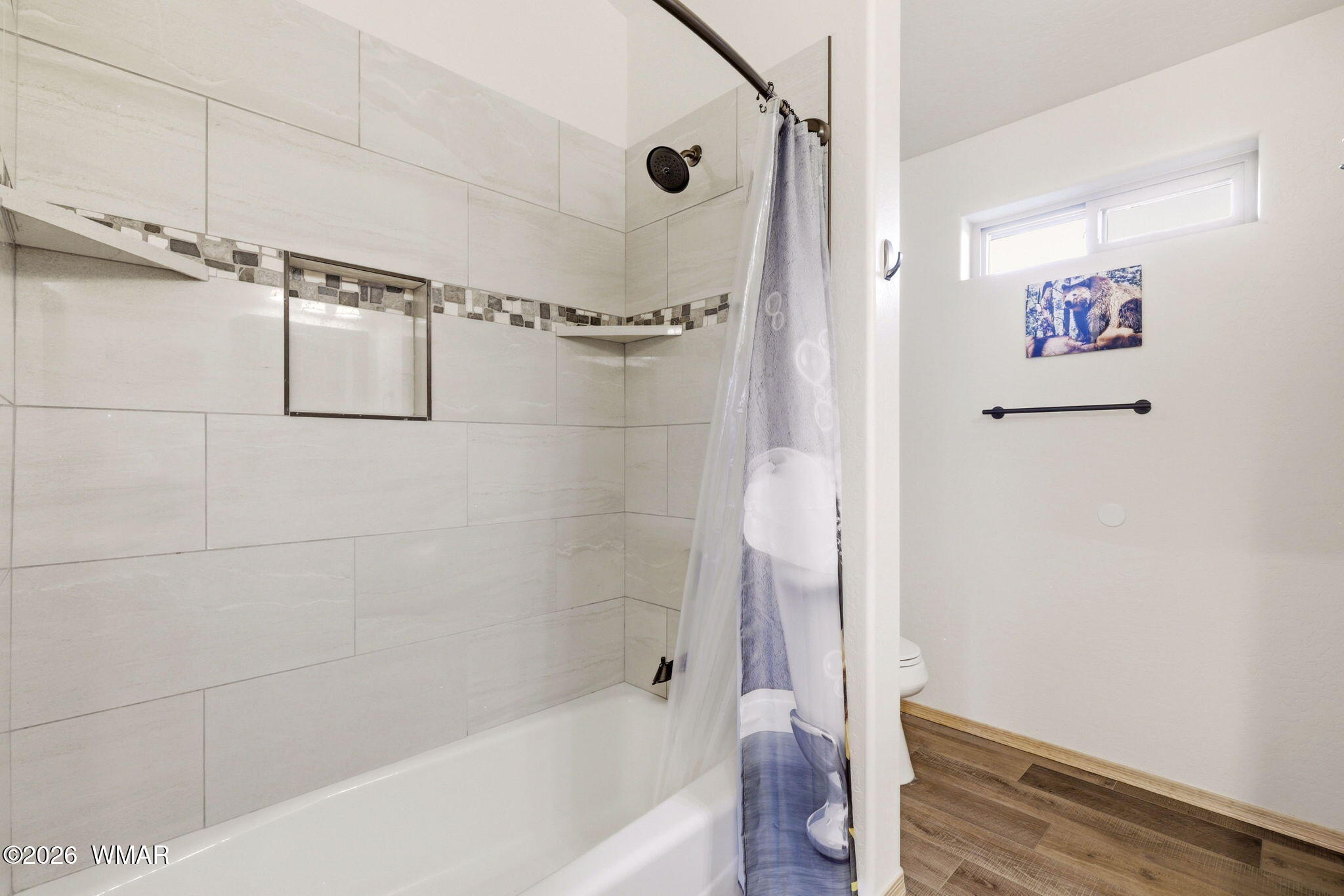 3408 Ponderosa Loop Heber, AZ 85928 - Photo 30 of 57 a bathroom with a shower and a bath tub